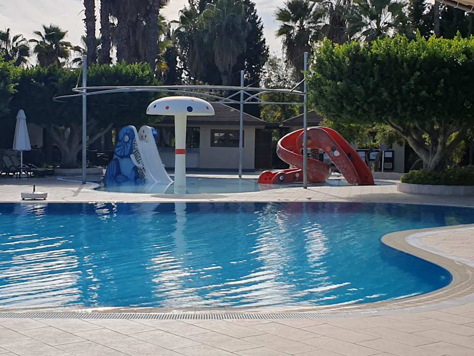 Pool Club Grand Side