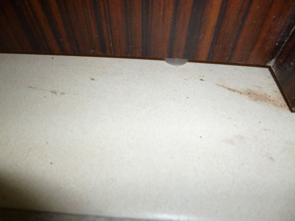 Sauberkeit der Zimmer gleich null Opia Hotel