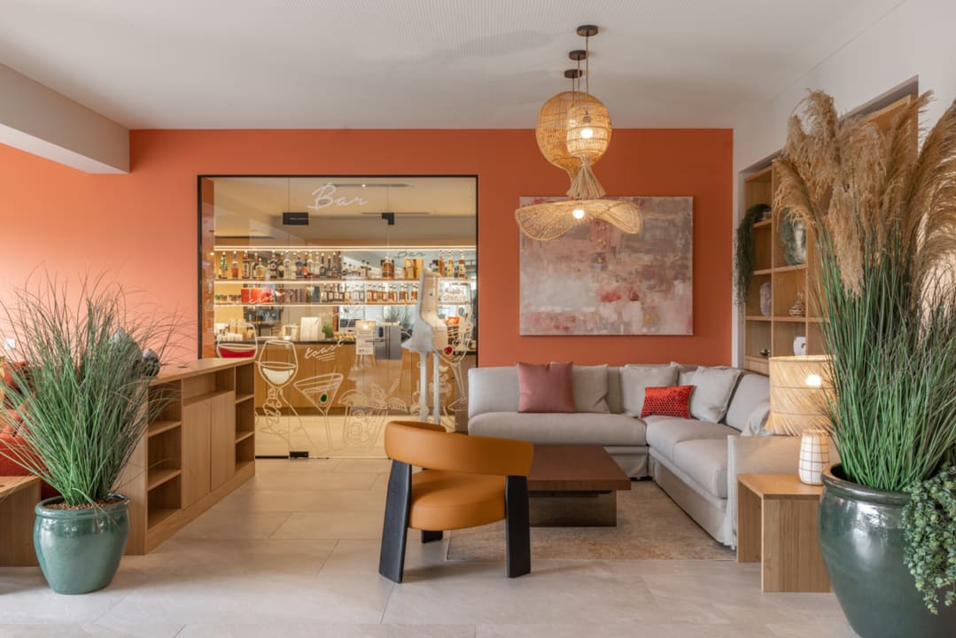 Gastro Ascona Lodge, Pool & Garden Retreat