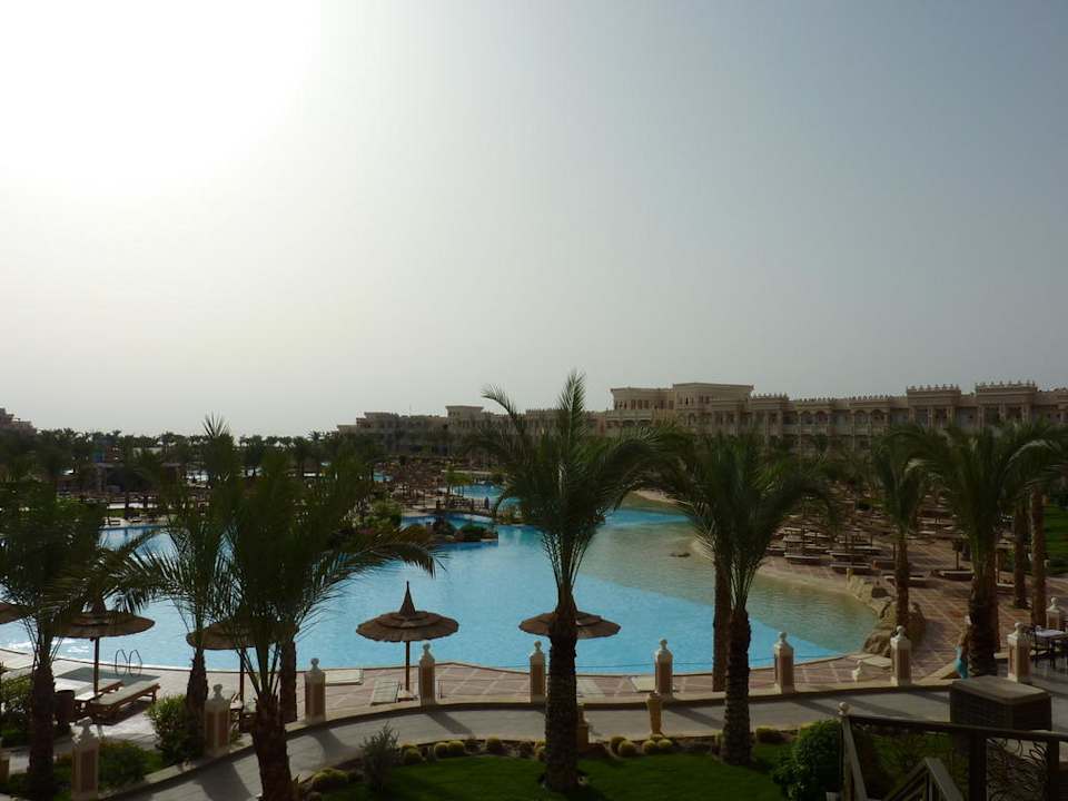 Вид от ресторанов Pickalbatros Palace Resort