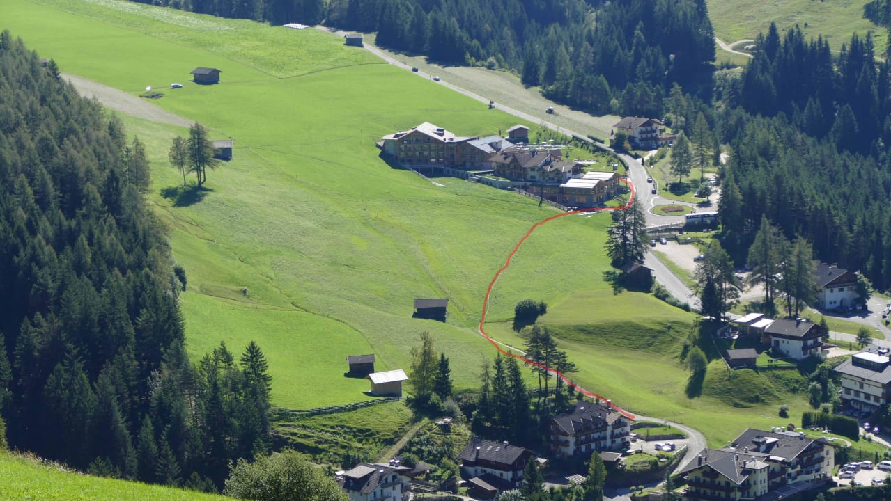 Entfernung zum Gästehaus Bergheim Cyprianerhof Dolomit Resort