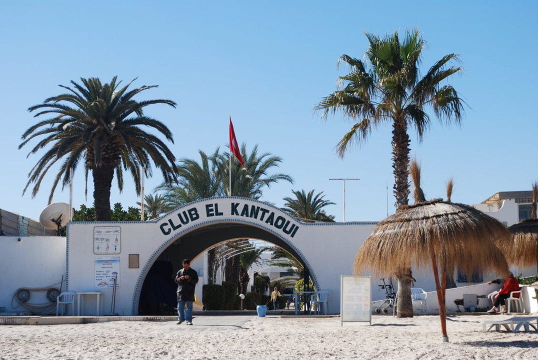 Blick vom Strand in Richtung Hotel El Mouradi Club Kantaoui