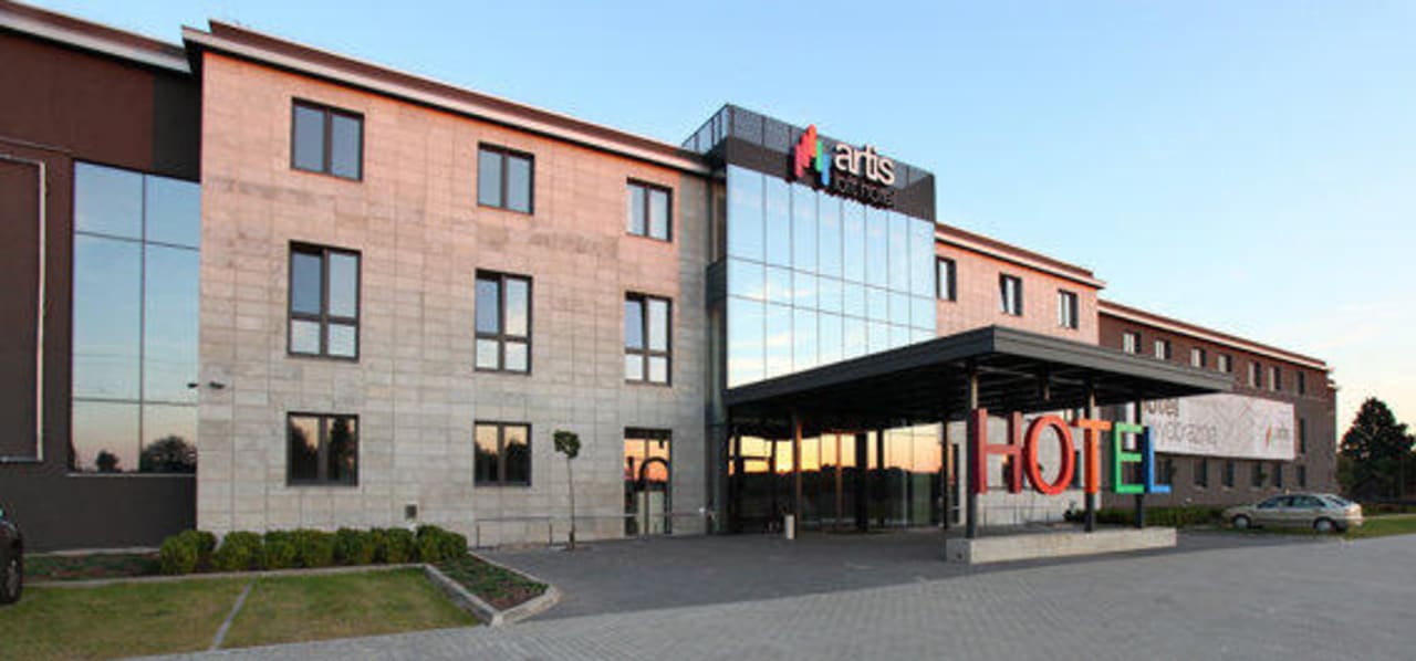 Front_2 Artis Loft Hotel