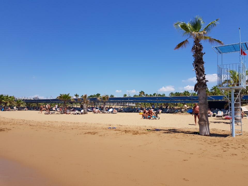 Strand Club Grand Side