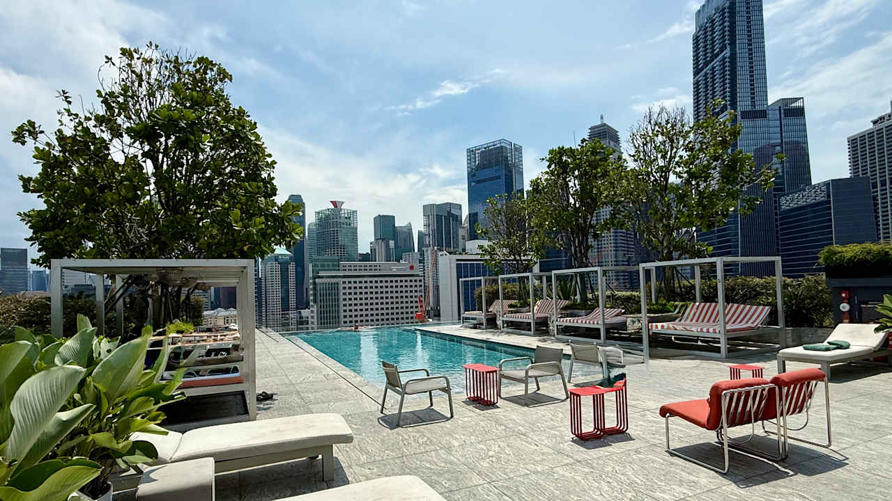 Pool Mondrian Singapore Duxton