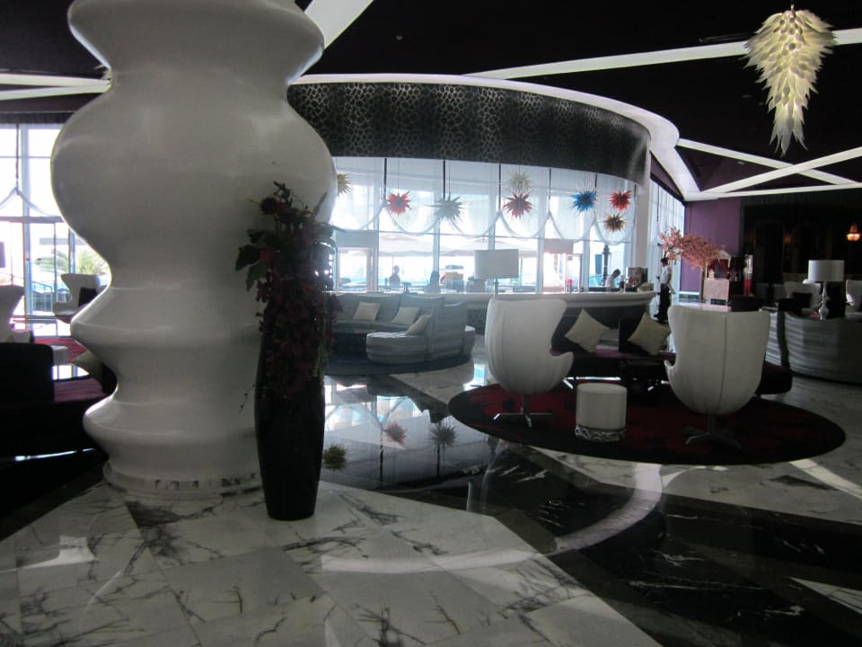 Looby + Eingang Vikingen Infinity Resort & Spa