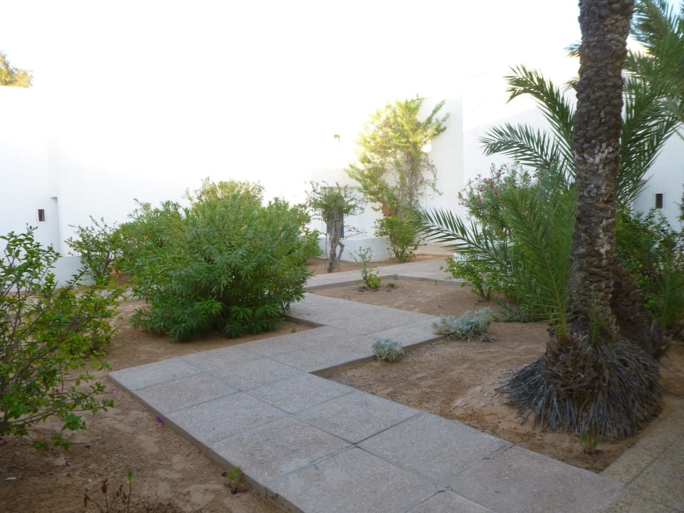 Innenhof Bungalow K Hotel El Mouradi Djerba Menzel