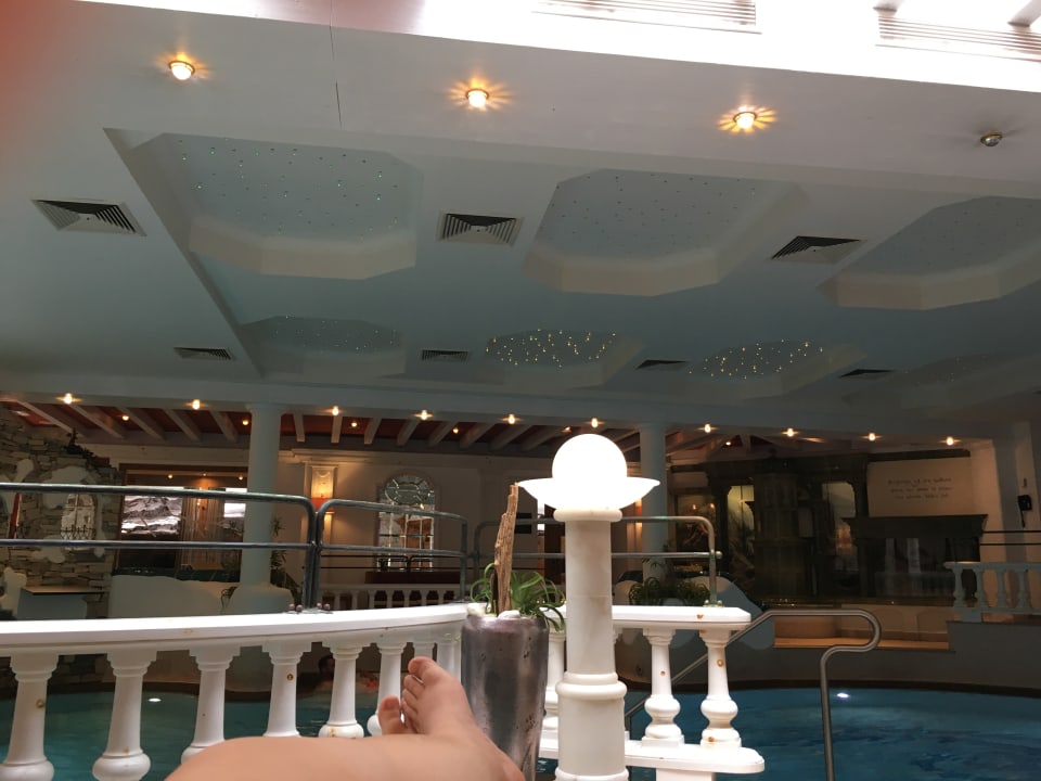 Pool Hotel Neue Post