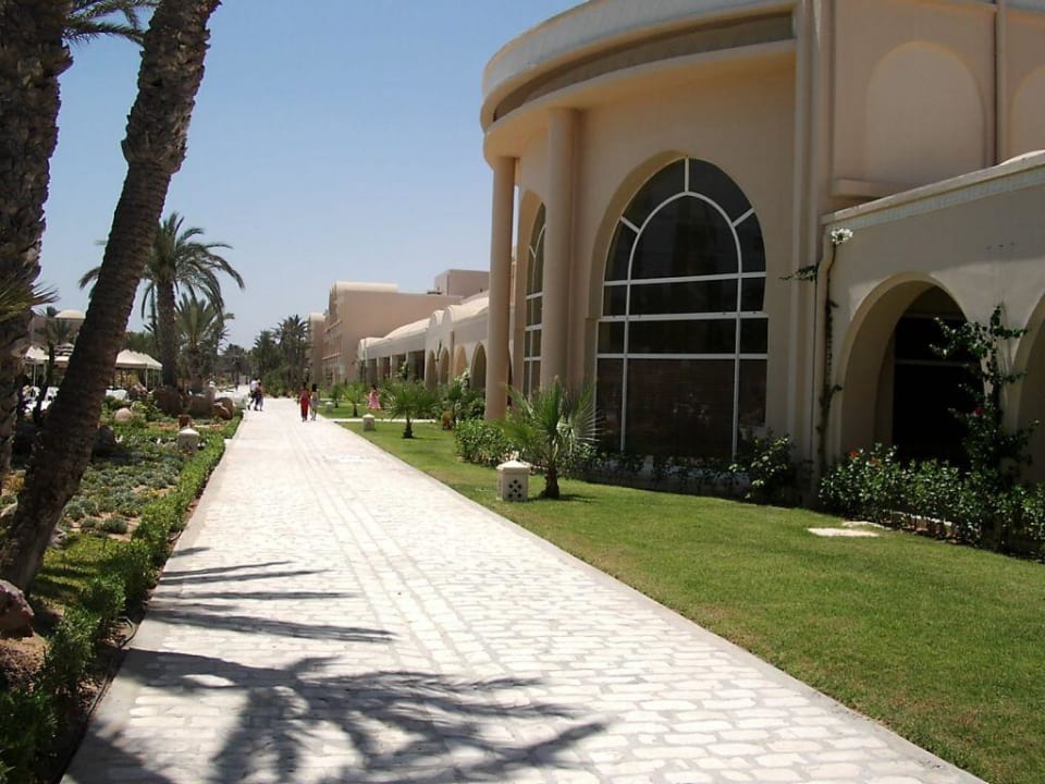 Hauptgebäude (Rückseite) Zita Beach Resort