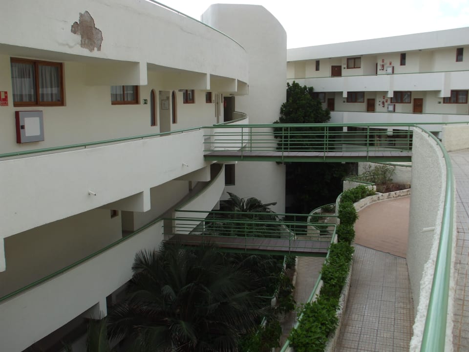 Innenhof HOVIMA La Pinta Beachfront Family Hotel