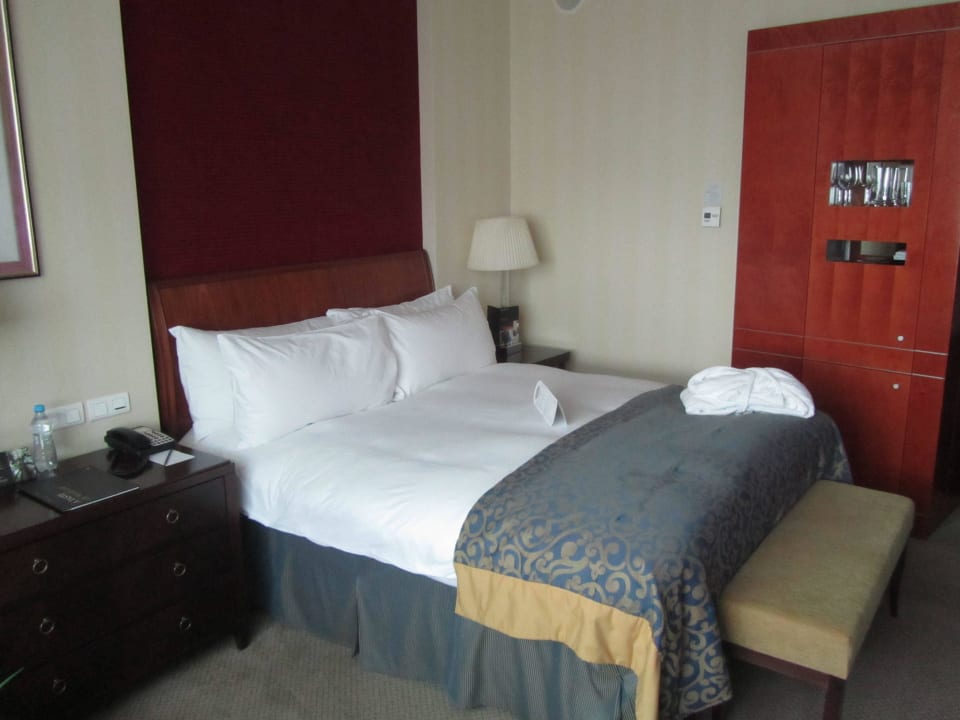 King bed InterContinental Warszawa