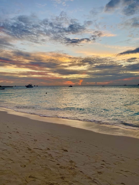 Strand Meeru Maldives Resort Island