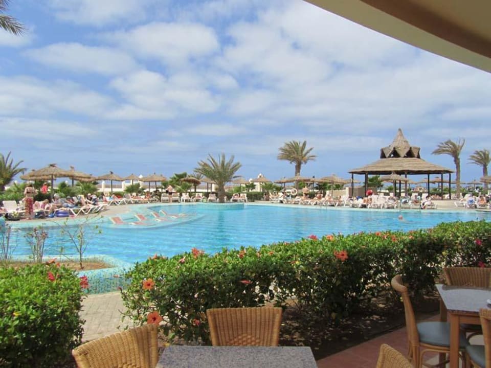 Blick aus dem Poolrestaurant Hotel Riu Karamboa