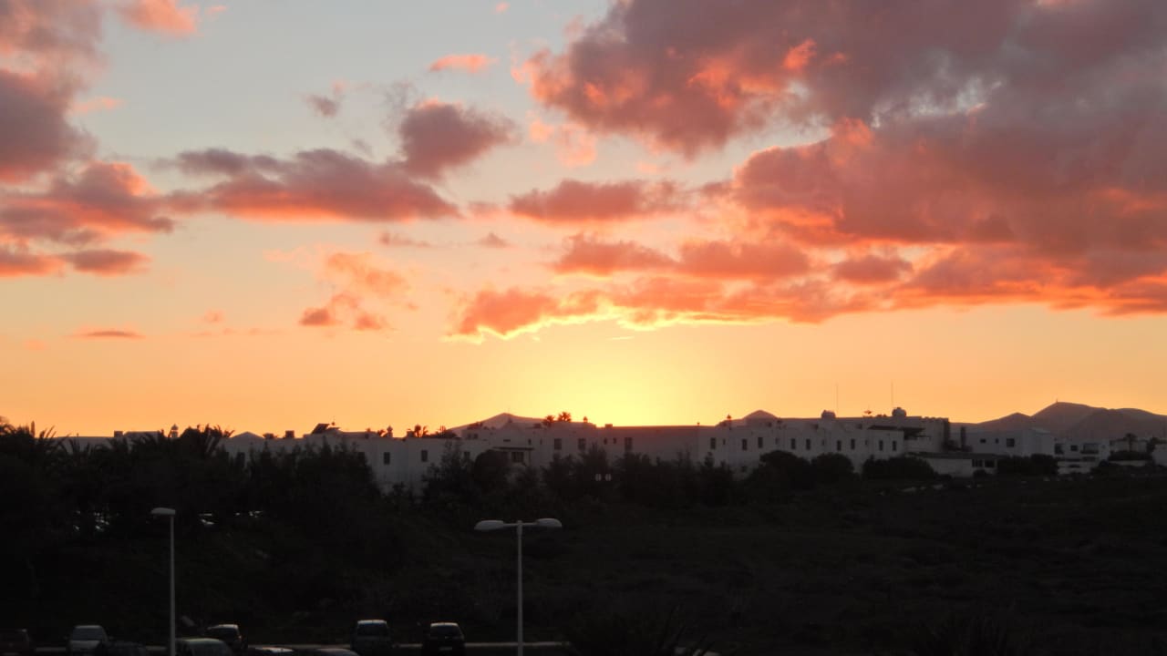 Terrassenblick in den Abendhimmel Hotel Floresta