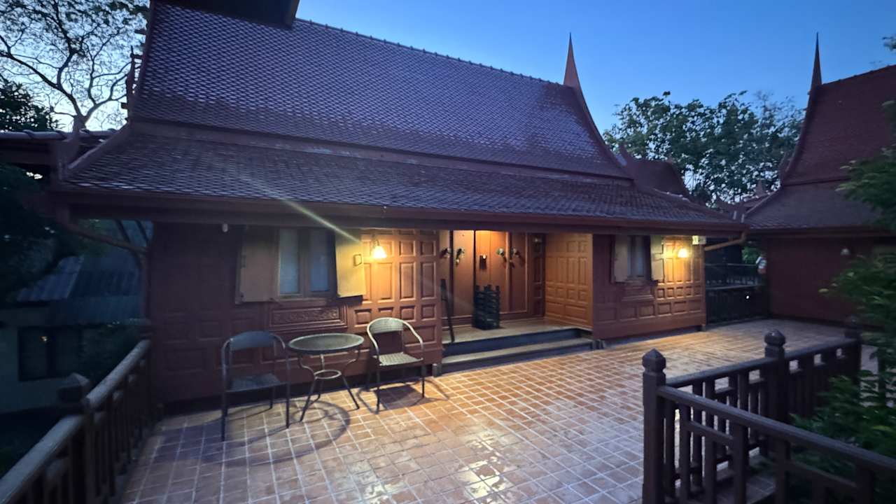 Außenansicht Baan Amphawa Resort & Spa