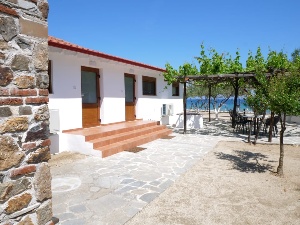 Außenansicht Komitsa Luxury Apartments