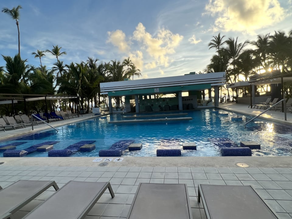 Pool Hotel Riu Palace Punta Cana