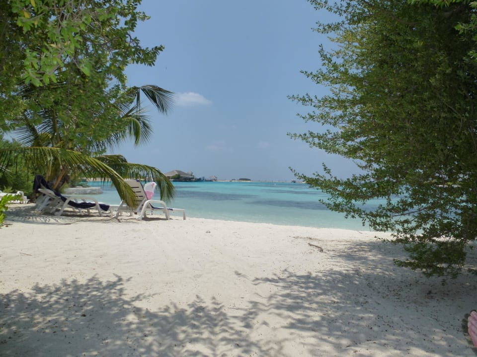 Strand vor dem Bungalow Adaaran Select Hudhuran Fushi - Premium All Inclusive