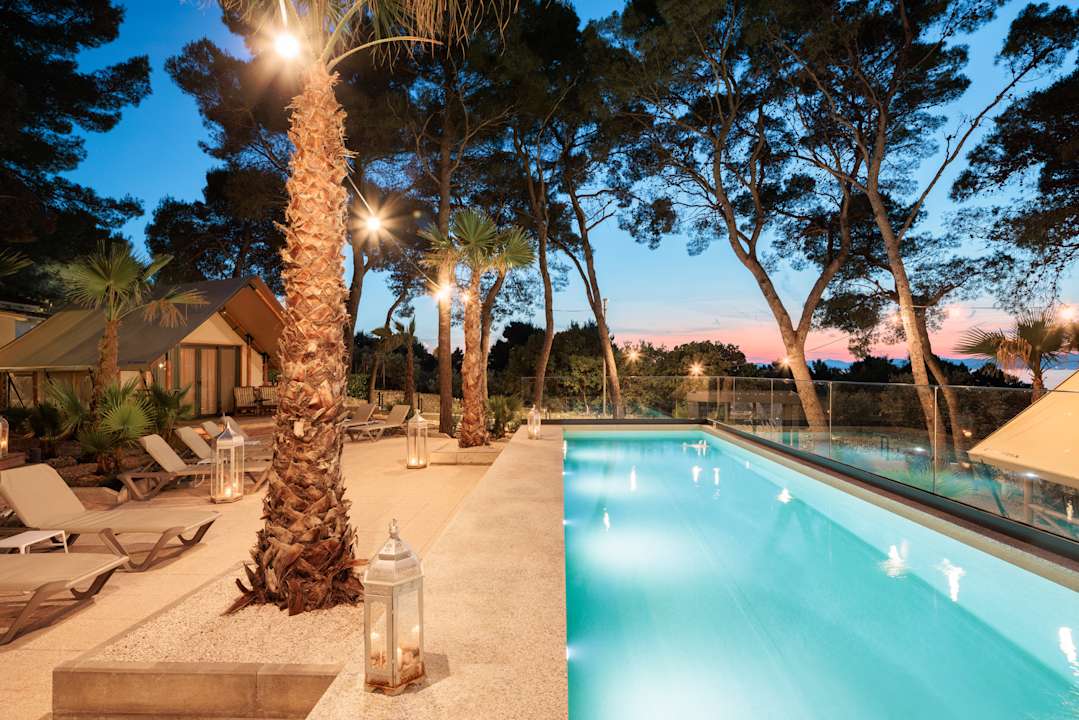 Pool Waterman Beach Village camp & Glamping