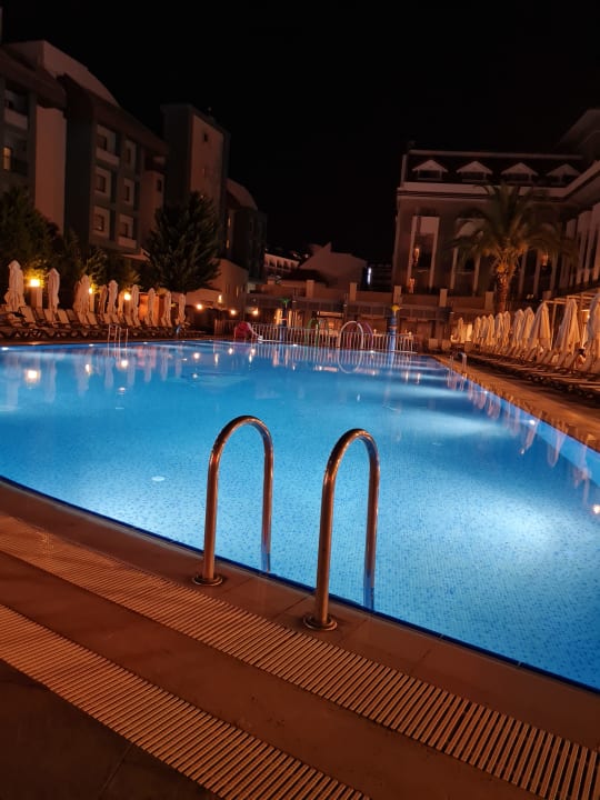 Pool Side Story Resort & Spa