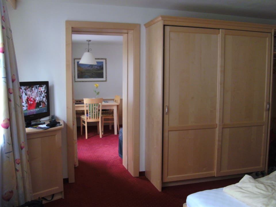 Blick vom Eltern- ins Kinderzimmer  Hotel Silbertal