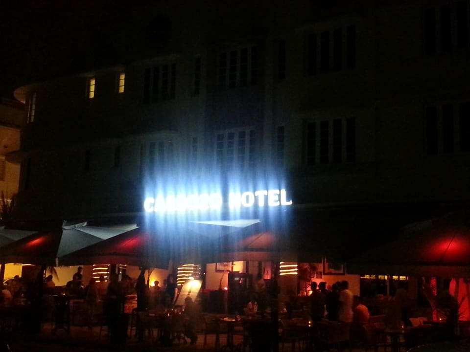  facciata so ocean drivecardozo di notte Hotel Cardozo South Beach