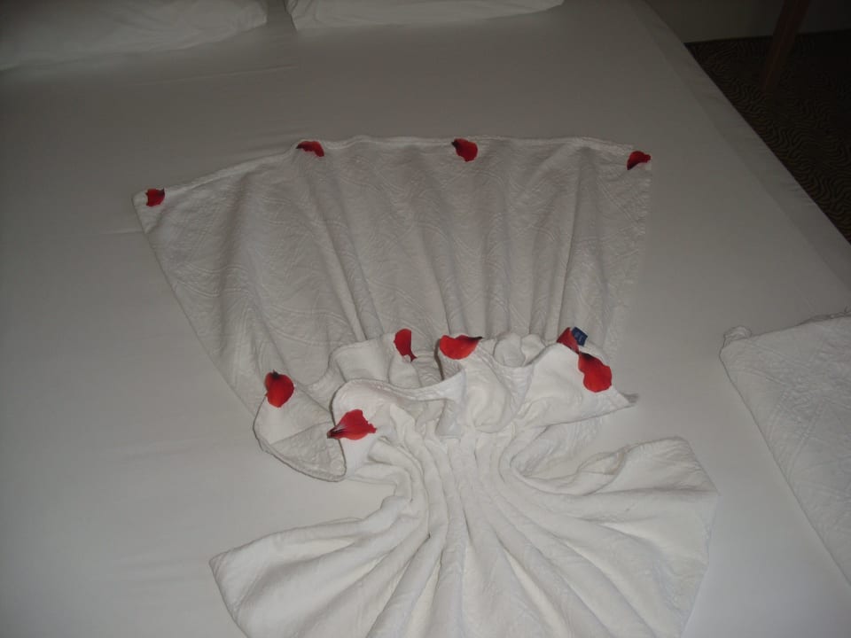 Auch so wurden die Betten gemacht Hotel Royal Garden Beach
