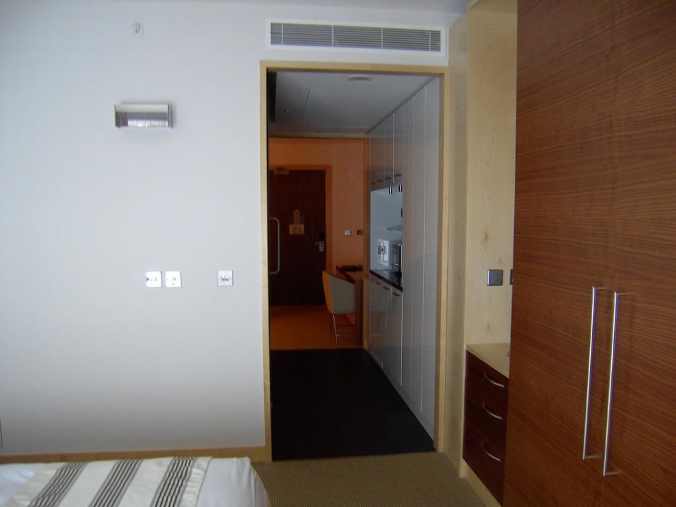 Zimmer Park Plaza County Hall London