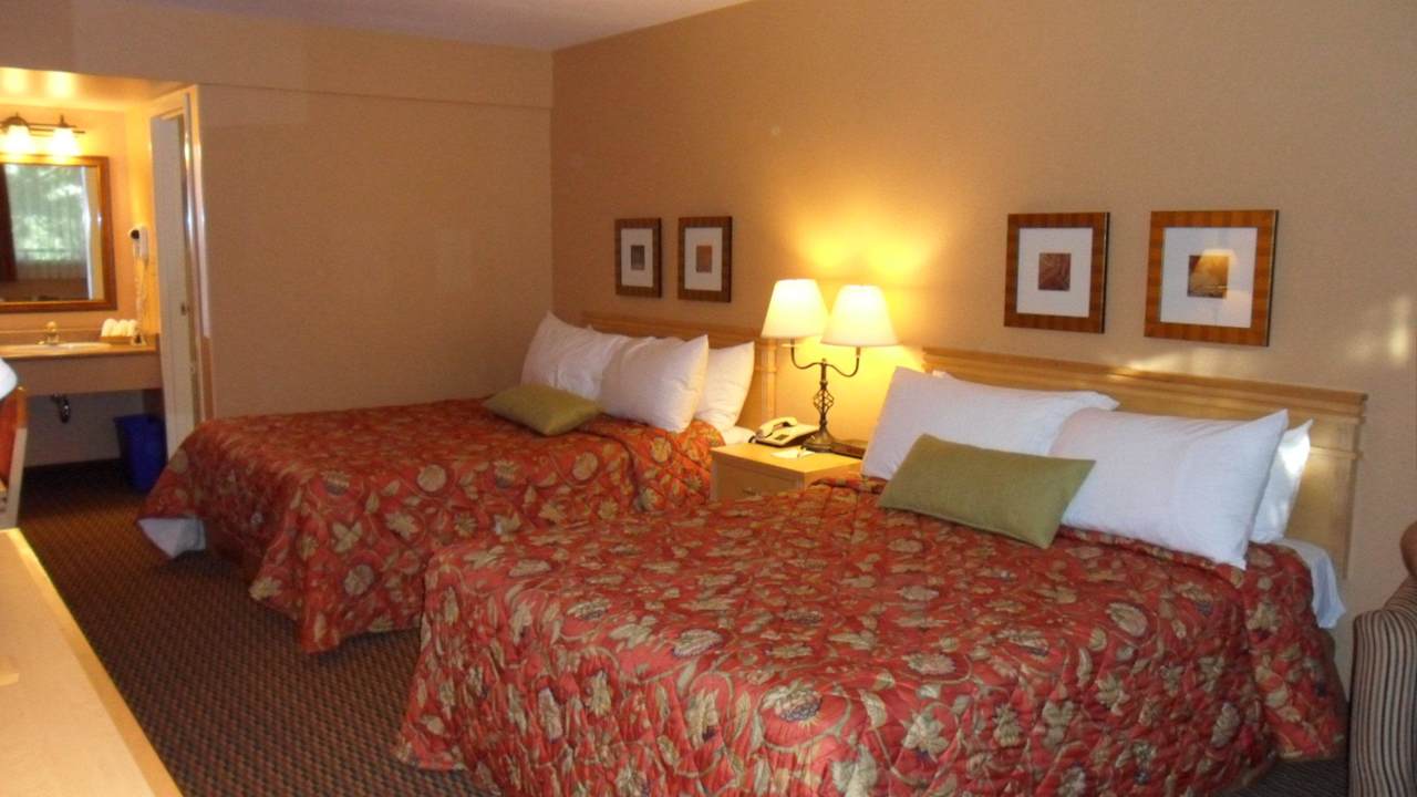 2 sehr große Betten Hotel Accent Inn