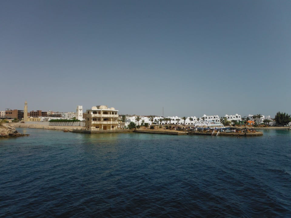 Blick zum Hausriff vom Meer aus Arabella Azur Resort