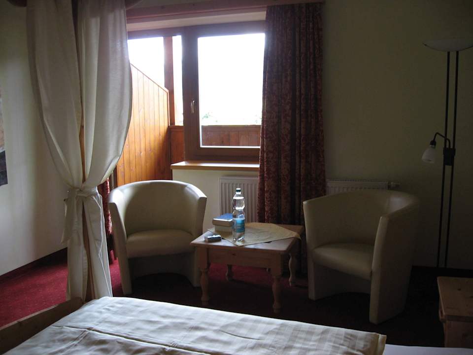 Sitzgruppe im Zimmer Hotel Alpenhof Brixen