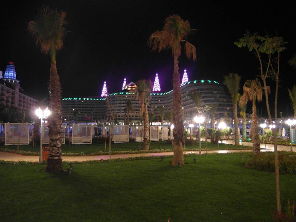 Hotel bei Nacht  Hotel Delphin Imperial