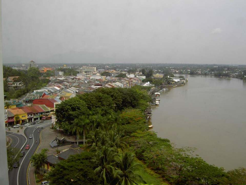 Blick aus dem Hilton Kuching auf die Watefront Hilton Kuching