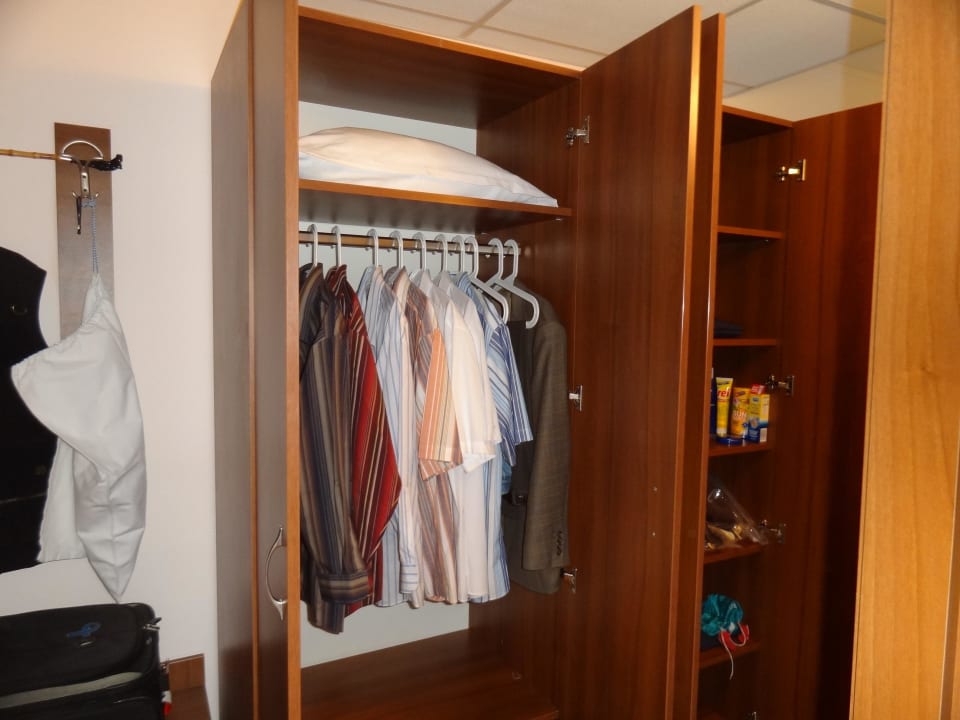 Kleiderschränke Hotel Kristal