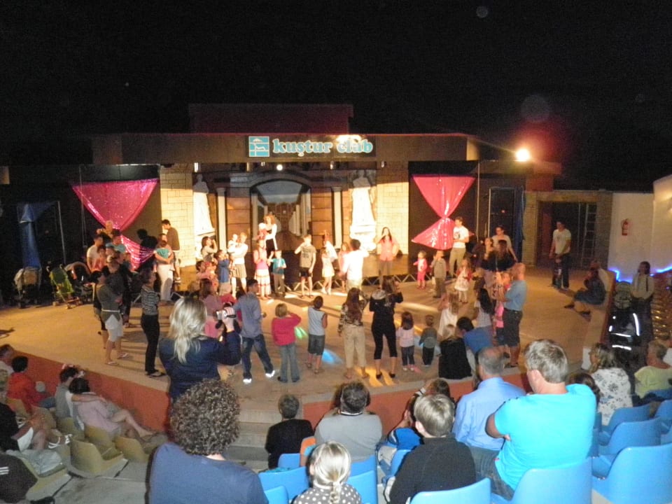 Mini disco Kustur Club Holiday Village