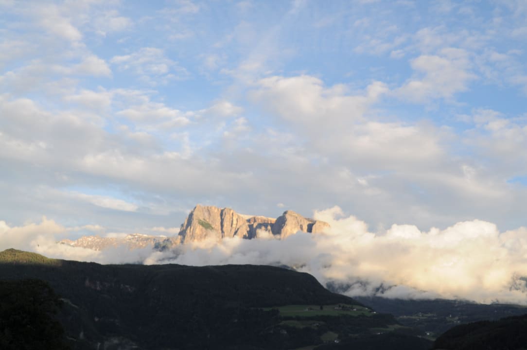 Ausblick zum Schlern Dolomiten ist jeden Tag schön Hotel-Chalet Pennhof