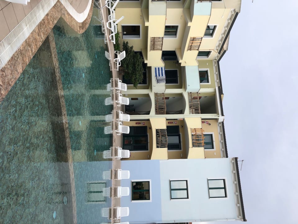 Außenansicht Hotel Ariadimari