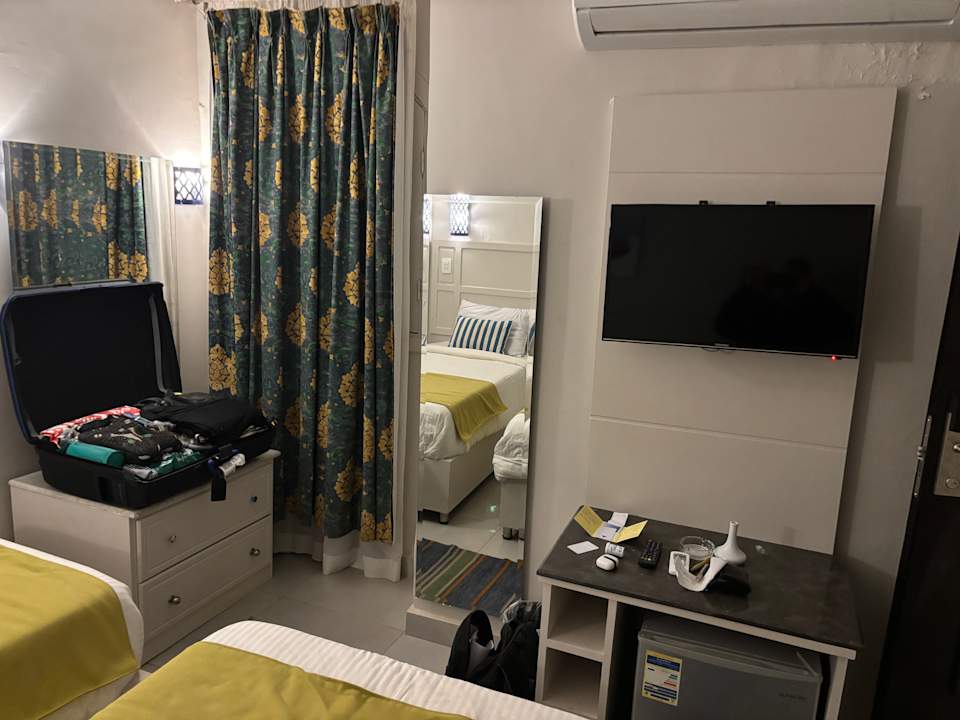 Zimmer Lotus Bay Beach Resort