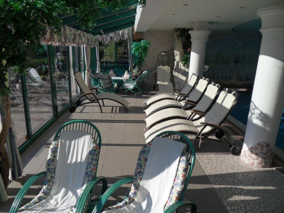 Liegegelegenheit am Pool Hotel St. Georg