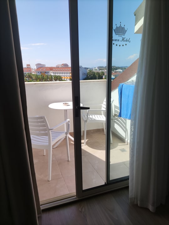 Zimmer Well Palace Side