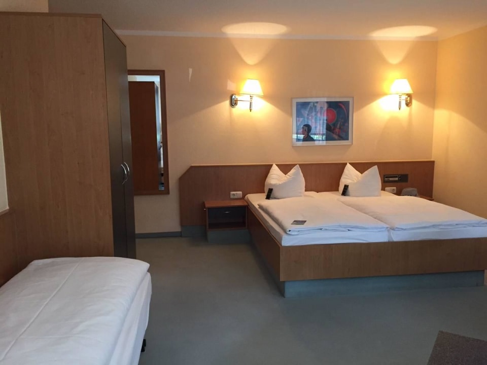 Grosses Zimmer Parkhotel Neustadt
