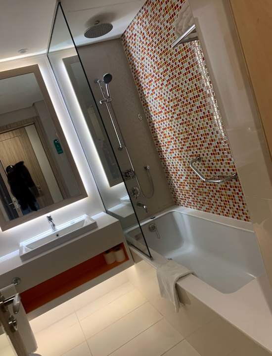 Zimmer Al Khoory Atrium