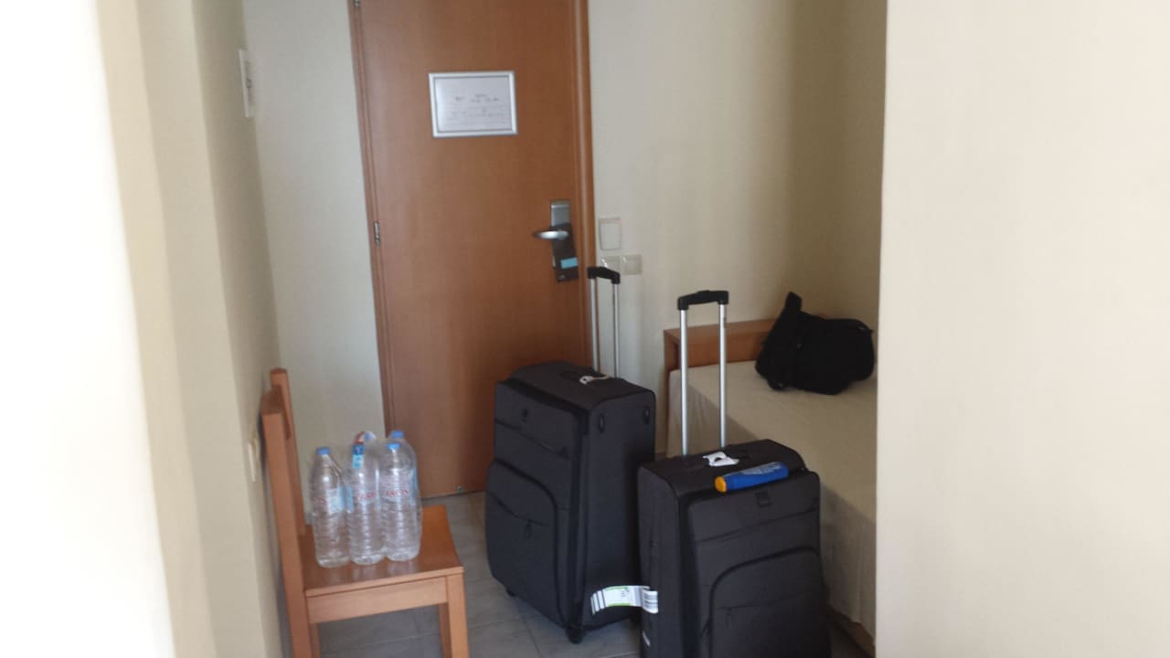 Das dritte Bett im Zimmer 407 (seitl. Meerblick) Glaros Beach Hotel
