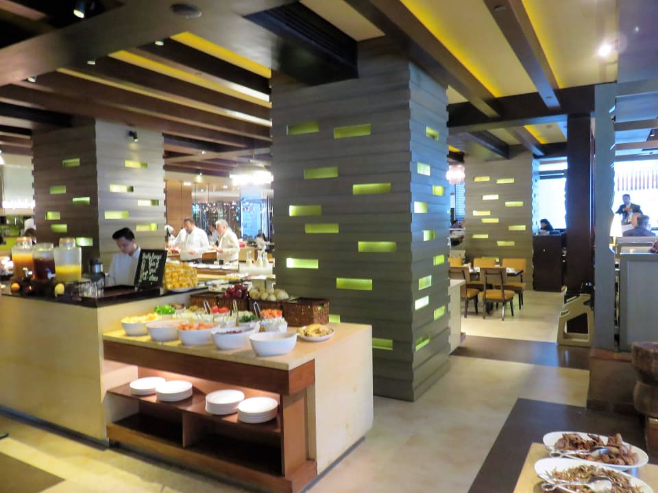 Reichhaltiges Büffet New World Makati Hotel