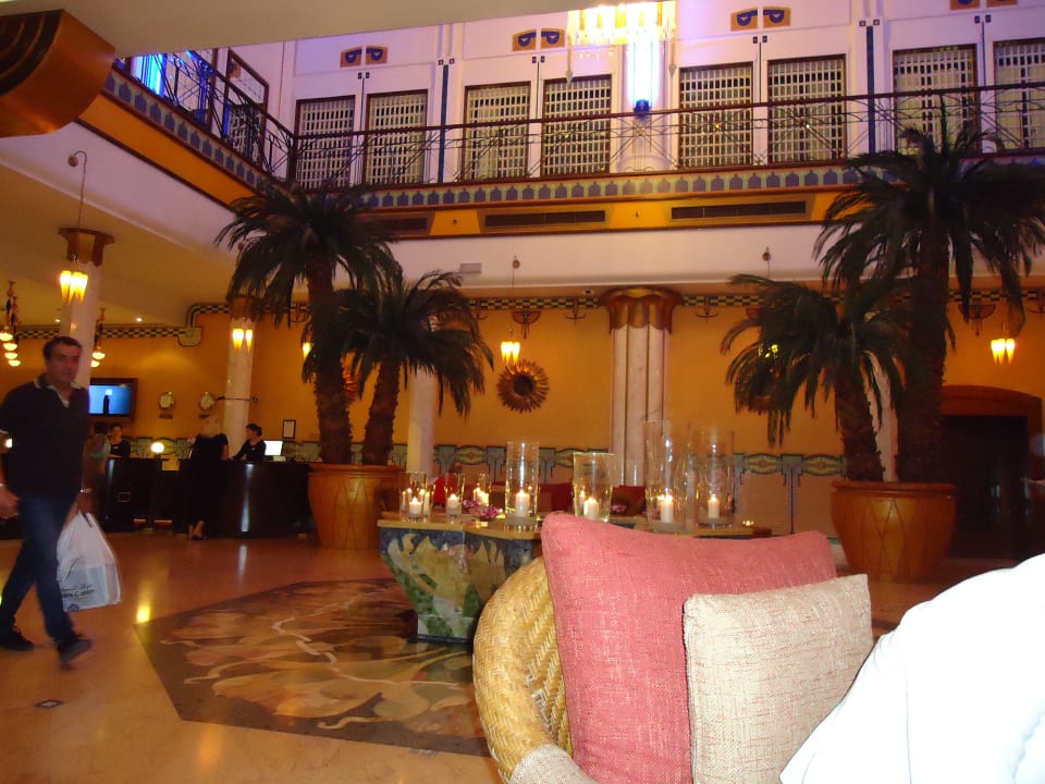 Lobby Le Meridien Abu Dhabi Resort