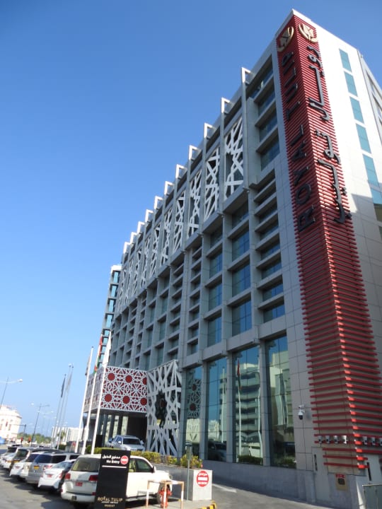 Außenansicht Royal Tulip Muscat Hotel