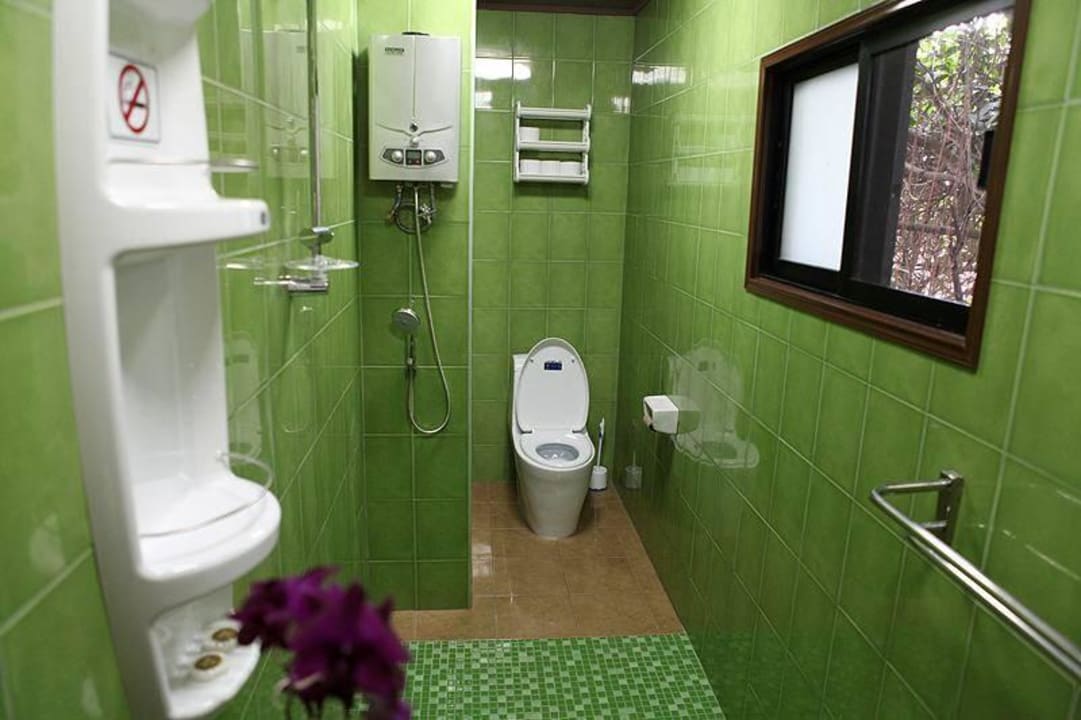 Badezimmer/WC vom Baumhaus Adventure Resort Thailand