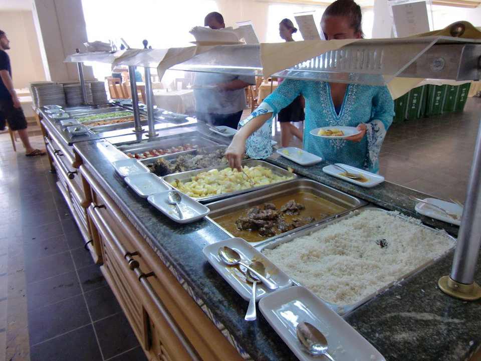 Buffet (warm)  im großen Restaurant Hotel El Mouradi Cap Mahdia