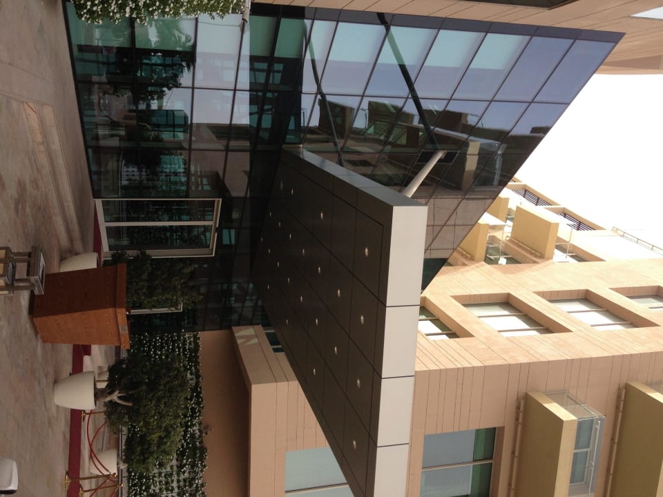 Eingang zum Hotel Rixos The Palm Hotel & Suites