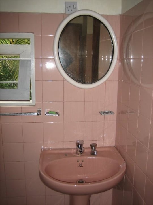 Washbasin in ensuite Toilet Spica Holiday Home